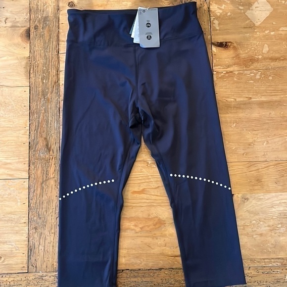 NWT Mountain Warehouse Time Trial Reflective Capri Legging Navy 8 - Picture 1 of 12